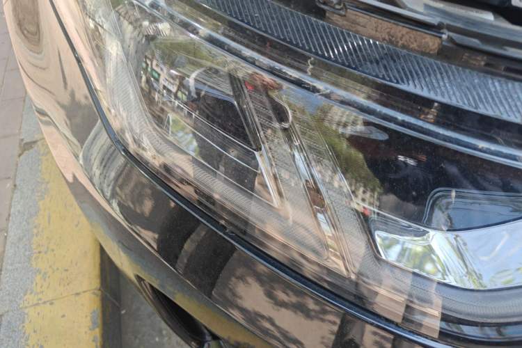 Used Land Rover Discovery Sport New Energy 2022 P300e Performance Tech Edition Right Front Headlight