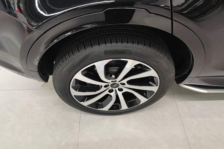 Used Land Rover Discovery Sport New Energy 2022 P300e Performance Tech Edition Right Rear Wheel Hub
