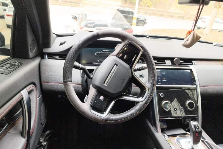 Used Land Rover Discovery Sport New Energy 2022 P300e Performance Tech Edition Steering Wheel