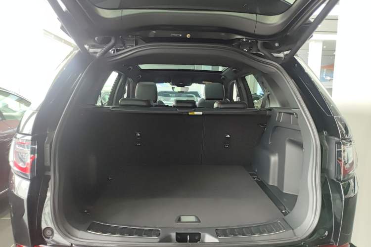 Used Land Rover Discovery Sport New Energy 2022 Facelifted P300e Plug-in Hybrid Electric Version Trunk