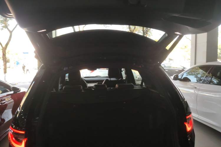 Used Land Rover Discovery Sport New Energy 2022 Facelifted P300e Plug-in Hybrid Electric Version Trunk