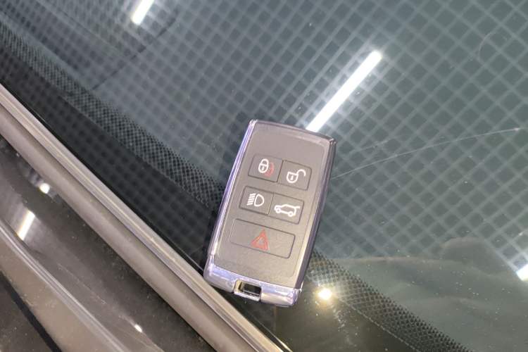 Used Land Rover Discovery Sport New Energy 2022 Facelifted P300e Plug-in Hybrid Electric Version Vehicle Key