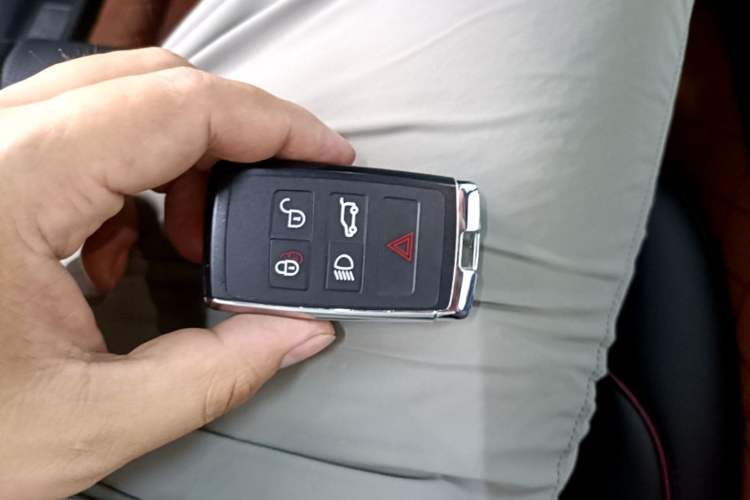 Used Land Rover Discovery Sport New Energy 2022 Facelifted P300e Plug-in Hybrid Electric Version Vehicle Key