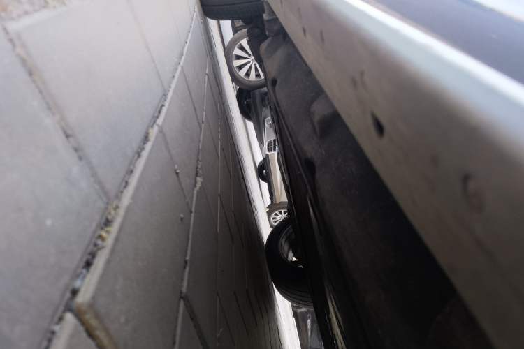 Used Land Rover Discovery Sport New Energy 2022 P300e Performance Tech Edition Chassis Front Right