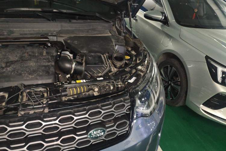 Used Land Rover Discovery Sport New Energy 2022 Facelifted P300e Plug-in Hybrid Electric Version Engine Bay Left