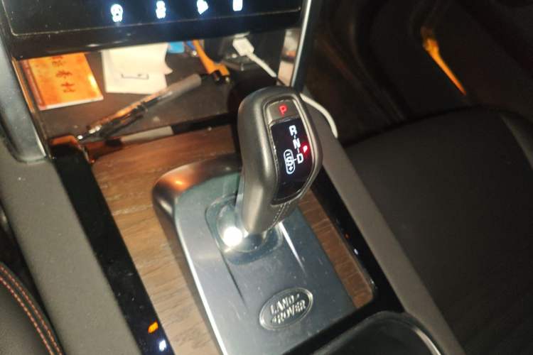 Used Land Rover Discovery Sport New Energy 2022 Facelifted P300e Plug-in Hybrid Electric Version Gear Lever