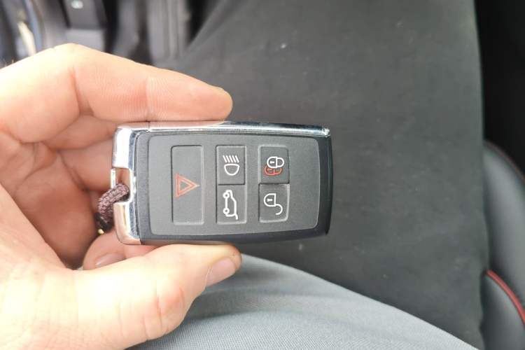 Used Land Rover Discovery Sport New Energy 2022 Facelifted P300e Plug-in Hybrid Electric Version Interior 1