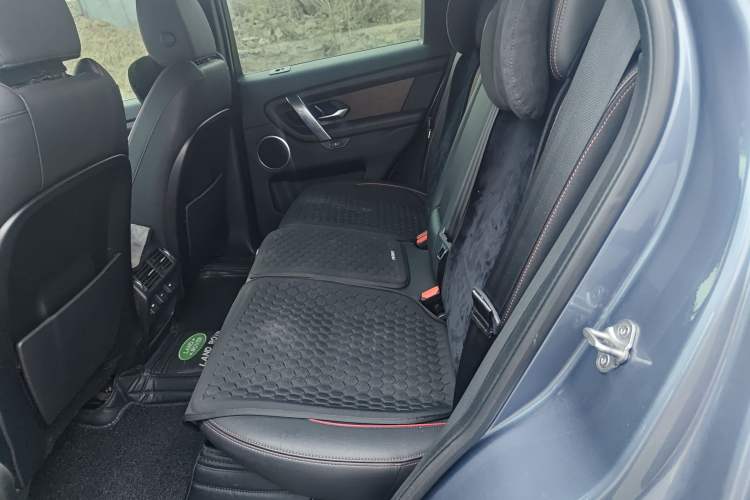 Used Land Rover Discovery Sport New Energy 2022 Facelifted P300e Plug-in Hybrid Electric Version Left Rear Seat
