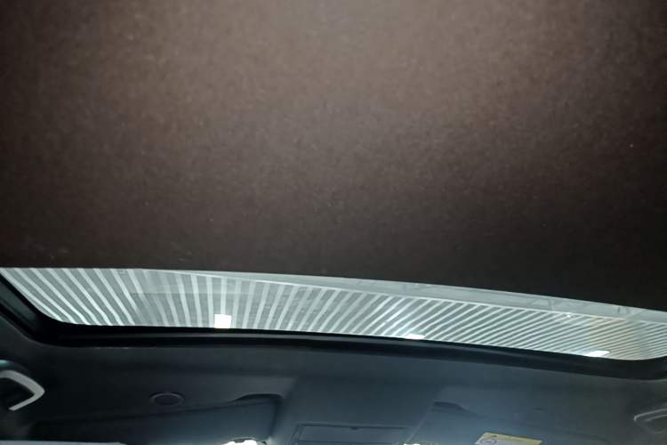 Used Land Rover Discovery Sport New Energy 2022 P300e Performance Tech Edition Headliner
