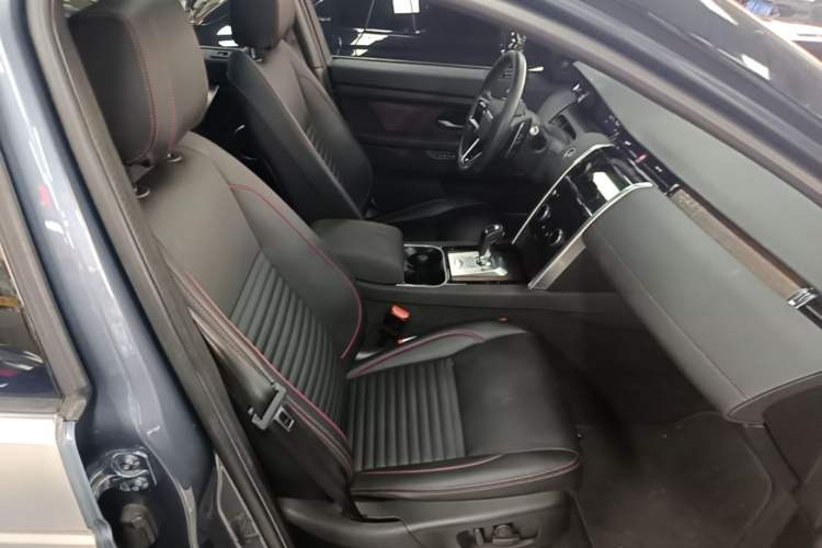 Used Land Rover Discovery Sport New Energy 2022 P300e Performance Tech Edition Right Front Seat