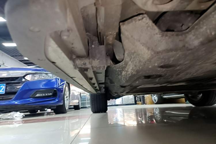 Used Land Rover Discovery Sport New Energy 2022 P300e Performance Tech Edition Right Side Sill