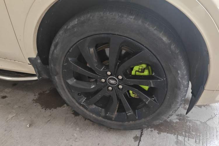 Used Land Rover Discovery Sport New Energy 2022 Facelifted P300e Plug-in Hybrid Electric Version Right Front Wheel Hub
