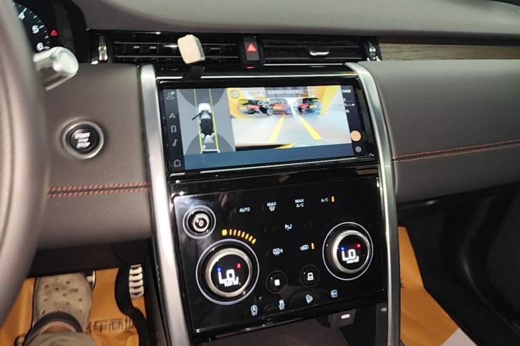 Used Land Rover Discovery Sport New Energy 2022 Facelifted P300e Plug-in Hybrid Electric Version Audio And AC Panel