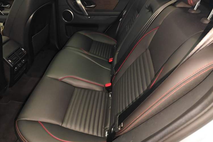 Used Land Rover Discovery Sport New Energy 2022 Facelifted P300e Plug-in Hybrid Electric Version Left Rear Seat