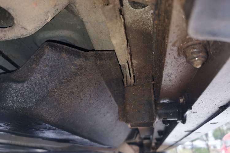 Used Land Rover Discovery Sport New Energy 2022 P300e Performance Tech Edition Chassis Front Left