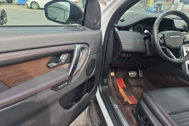 Used Land Rover Discovery Sport New Energy 2022 P300e Performance Tech Edition Driver Seat