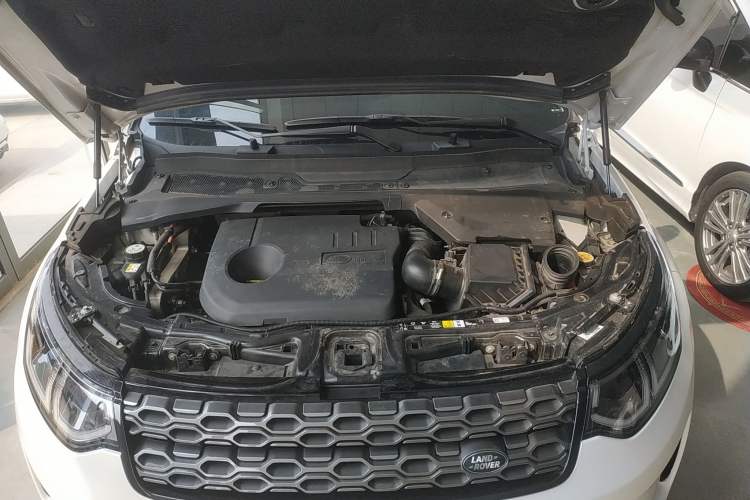 Used Land Rover Discovery Sport New Energy 2022 Facelifted P300e Plug-in Hybrid Electric Version Engine Bay