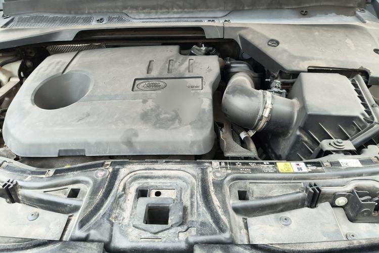 Used Land Rover Discovery Sport New Energy 2022 P300e Performance Tech Edition Engine Bay