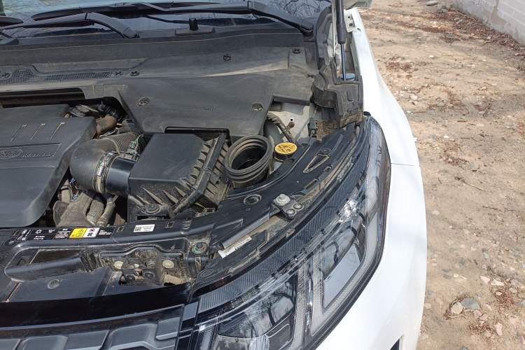 Used Land Rover Discovery Sport New Energy 2022 Facelifted P300e Plug-in Hybrid Electric Version Engine Bay Left