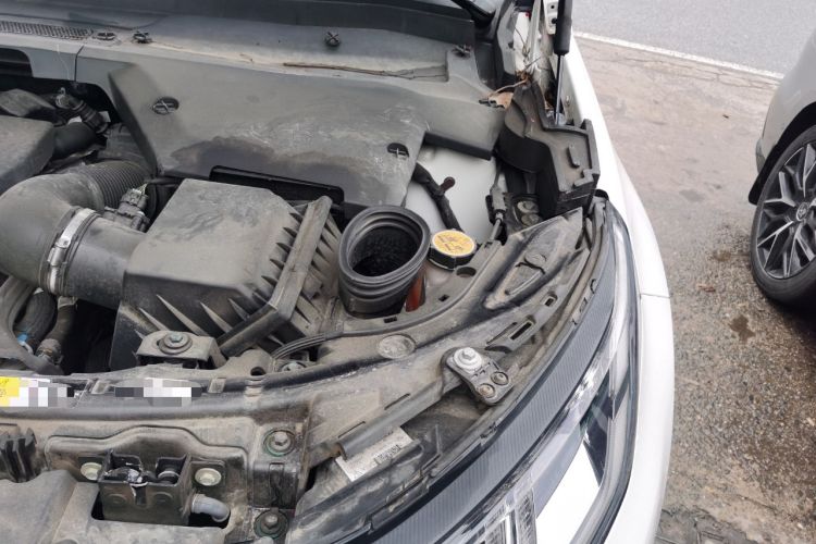 Used Land Rover Discovery Sport New Energy 2022 P300e Performance Tech Edition Engine Bay Left