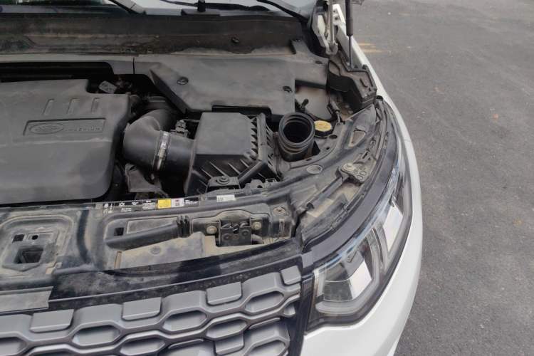 Used Land Rover Discovery Sport New Energy 2022 P300e Performance Tech Edition Engine Bay Left