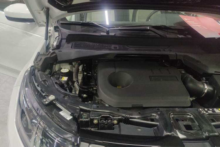 Used Land Rover Discovery Sport New Energy 2022 Facelifted P300e Plug-in Hybrid Electric Version Engine Bay Right