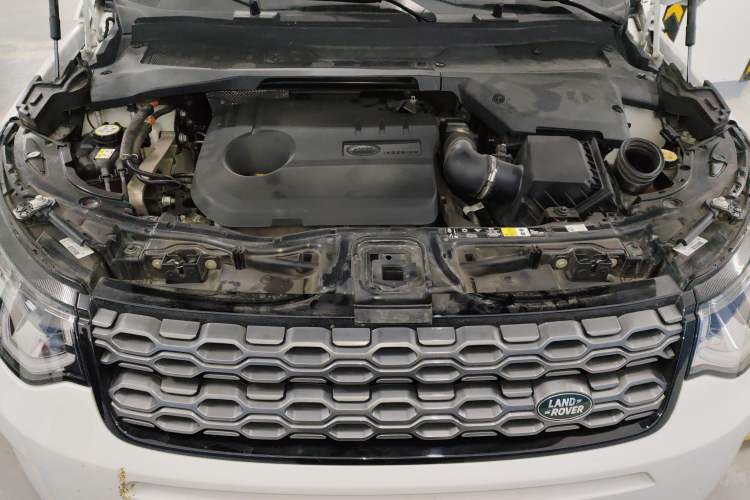 Used Land Rover Discovery Sport New Energy 2022 P300e Performance Tech Edition Engine Bay