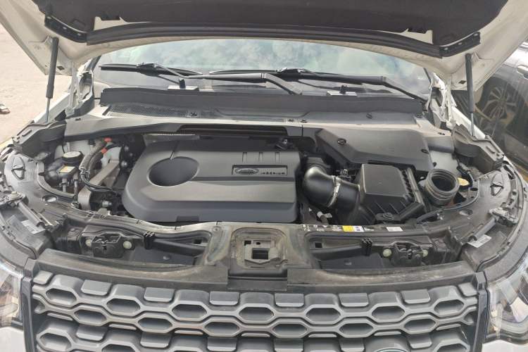 Used Land Rover Discovery Sport New Energy 2022 P300e Performance Tech Edition Engine Bay