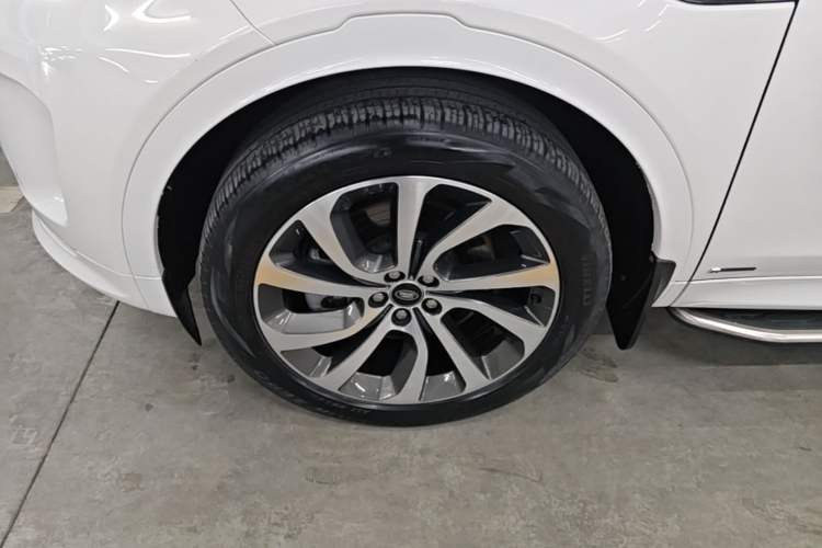 Used Land Rover Discovery Sport New Energy 2022 P300e Performance Tech Edition Exterior 4