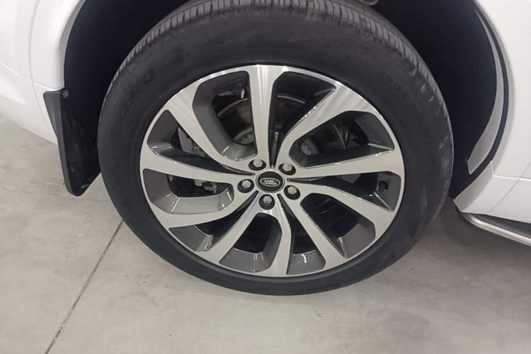 Used Land Rover Discovery Sport New Energy 2022 P300e Performance Tech Edition Exterior 5