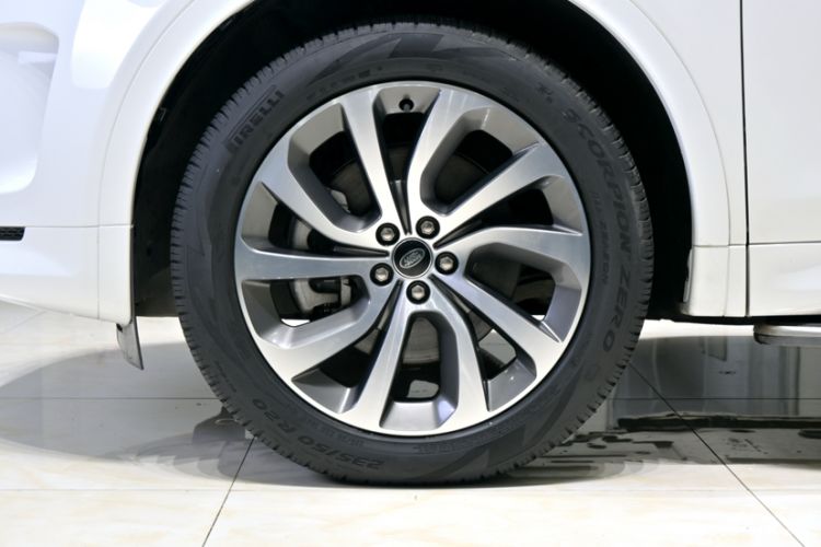 Used Land Rover Discovery Sport New Energy 2022 Facelifted P300e Plug-in Hybrid Electric Version Exterior 7