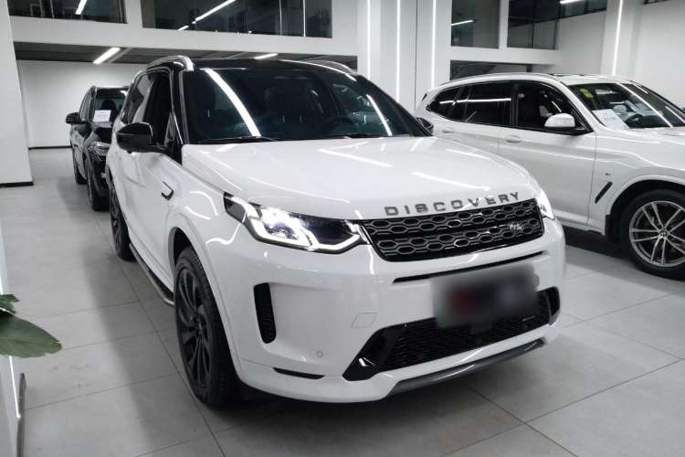 Used Land Rover Discovery Sport New Energy 2022 Facelifted P300e Plug-in Hybrid Electric Version Front Right 45 Deg