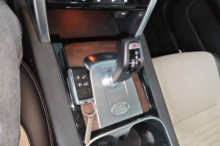 Used Land Rover Discovery Sport New Energy 2022 Facelifted P300e Plug-in Hybrid Electric Version Gear Lever