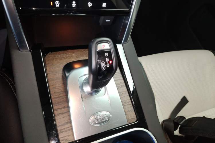 Used Land Rover Discovery Sport New Energy 2022 Facelifted P300e Plug-in Hybrid Electric Version Gear Lever