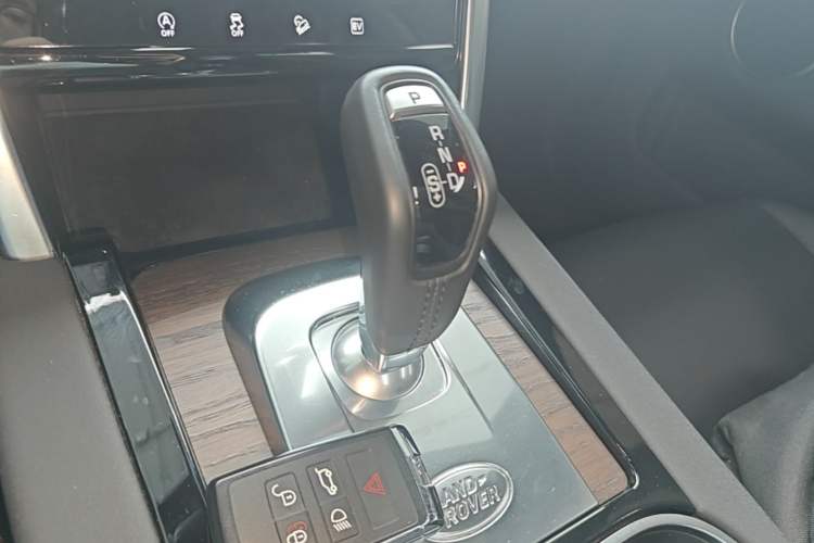 Used Land Rover Discovery Sport New Energy 2022 Facelifted P300e Plug-in Hybrid Electric Version Gear Lever