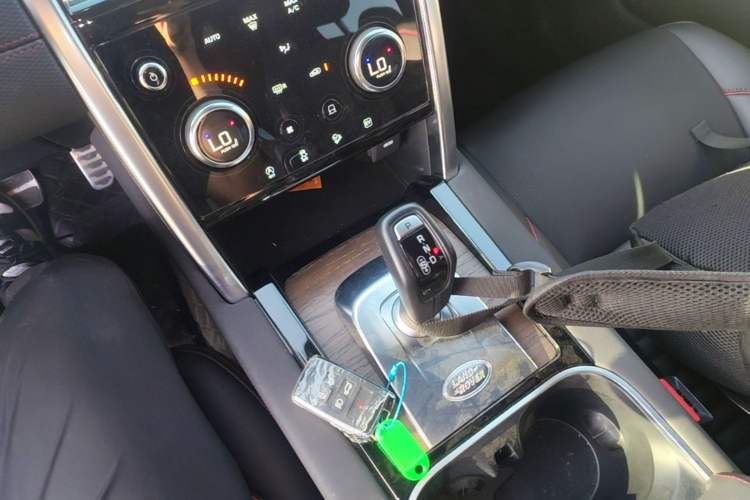 Used Land Rover Discovery Sport New Energy 2022 Facelifted P300e Plug-in Hybrid Electric Version Gear Lever