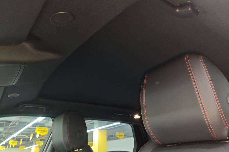 Used Land Rover Discovery Sport New Energy 2022 Facelifted P300e Plug-in Hybrid Electric Version Headliner