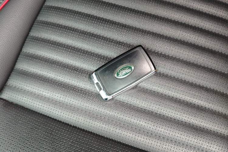Used Land Rover Discovery Sport New Energy 2022 Facelifted P300e Plug-in Hybrid Electric Version Interior 1