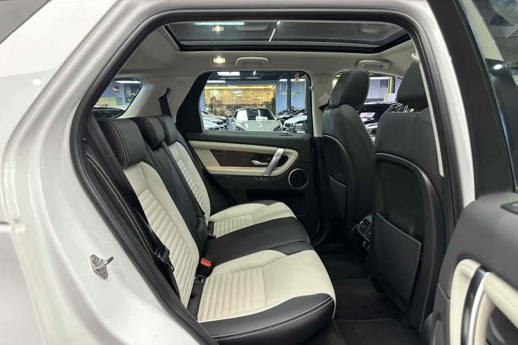 Used Land Rover Discovery Sport New Energy 2022 Facelifted P300e Plug-in Hybrid Electric Version Interior 4