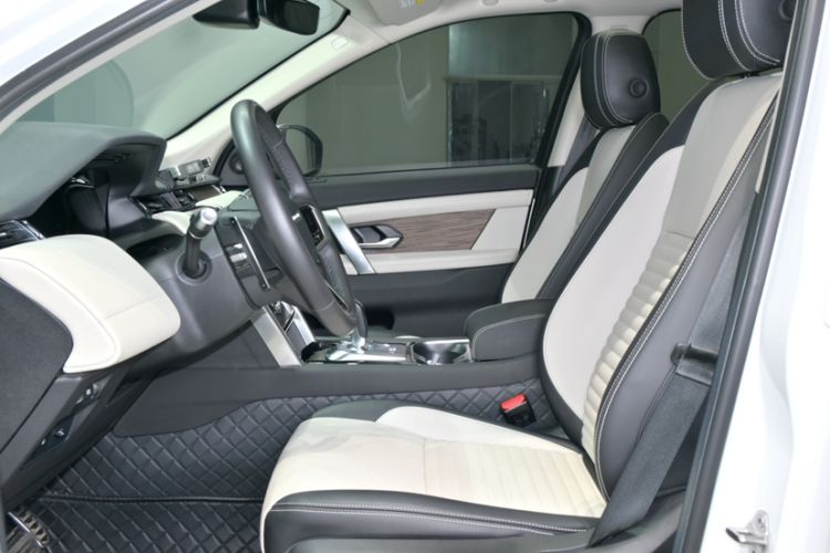 Used Land Rover Discovery Sport New Energy 2022 Facelifted P300e Plug-in Hybrid Electric Version Interior 5