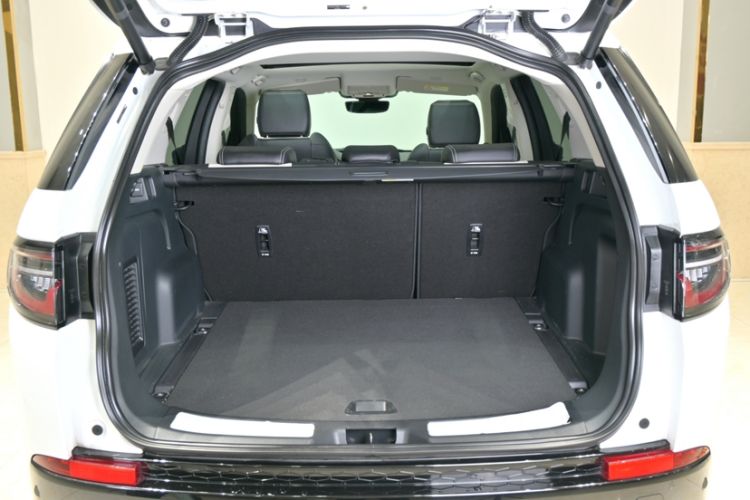 Used Land Rover Discovery Sport New Energy 2022 Facelifted P300e Plug-in Hybrid Electric Version Interior 9