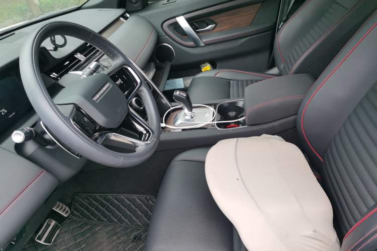 Used Land Rover Discovery Sport New Energy 2022 P300e Performance Tech Edition Left Front Seat