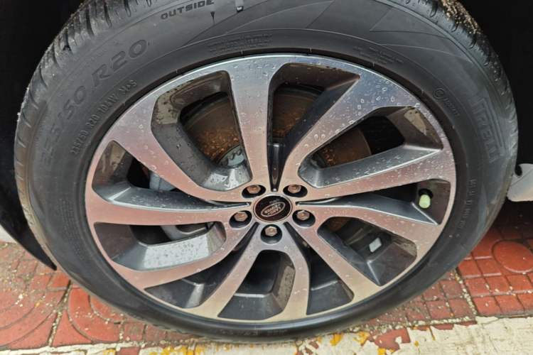 Used Land Rover Discovery Sport New Energy 2022 Facelifted P300e Plug-in Hybrid Electric Version Left Front Wheel Hub