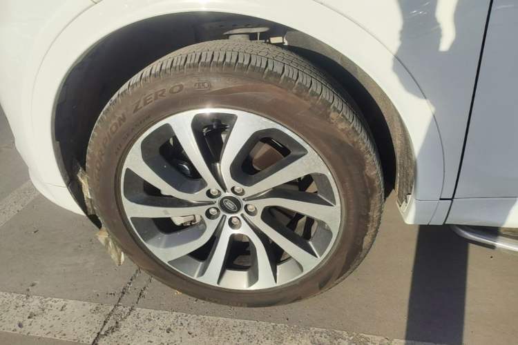 Used Land Rover Discovery Sport New Energy 2022 Facelifted P300e Plug-in Hybrid Electric Version Left Front Wheel Hub