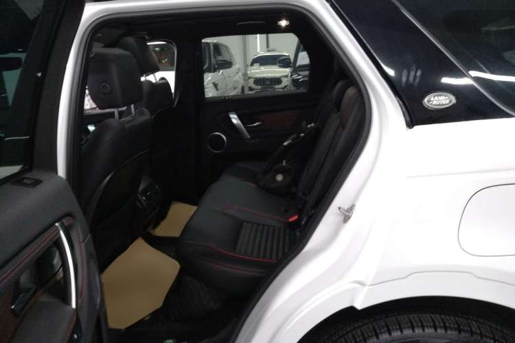 Used Land Rover Discovery Sport New Energy 2022 Facelifted P300e Plug-in Hybrid Electric Version Left Rear Seat