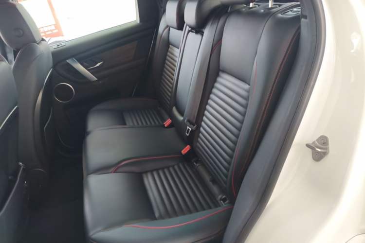 Used Land Rover Discovery Sport New Energy 2022 Facelifted P300e Plug-in Hybrid Electric Version Left Rear Seat