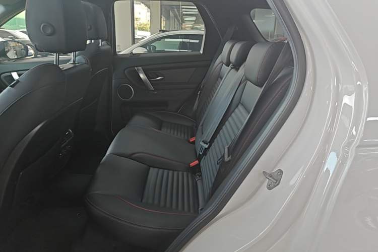 Used Land Rover Discovery Sport New Energy 2022 Facelifted P300e Plug-in Hybrid Electric Version Left Rear Seat
