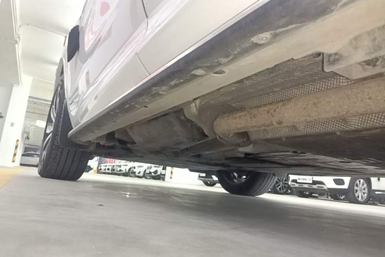Used Land Rover Discovery Sport New Energy 2022 P300e Performance Tech Edition Left Side Sill