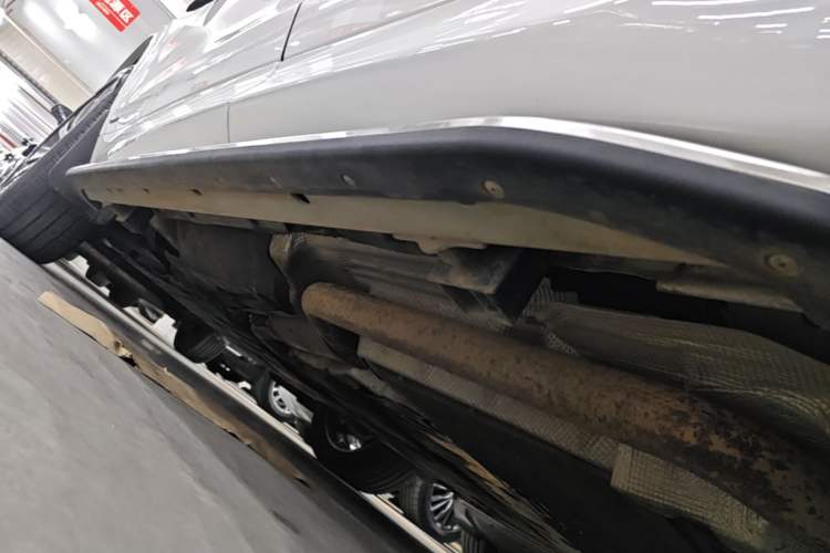 Used Land Rover Discovery Sport New Energy 2022 P300e Performance Tech Edition Left Side Sill