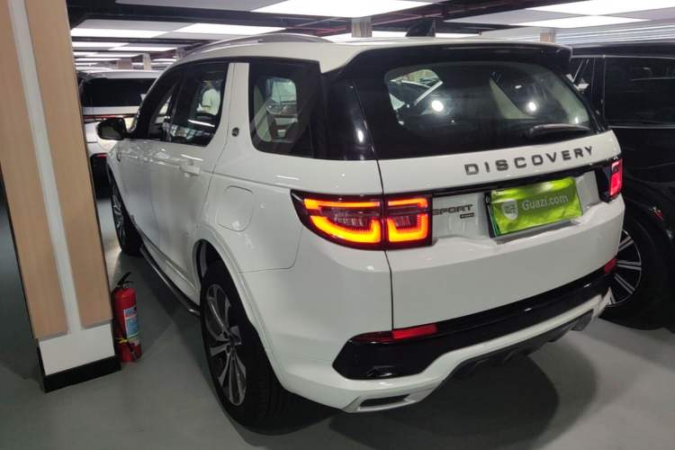 Used Land Rover Discovery Sport New Energy 2022 Facelifted P300e Plug-in Hybrid Electric Version Rear Left 45 Deg